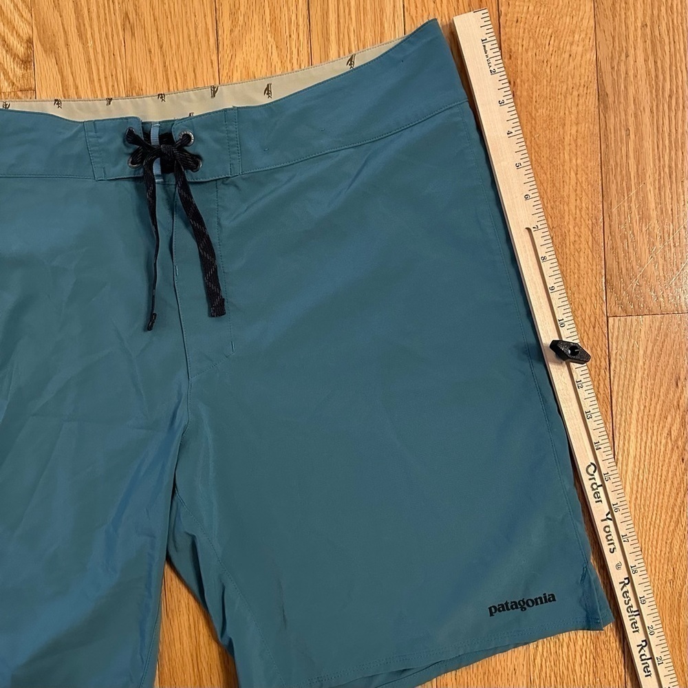 Patagonia Stretch Boardshorts Green Lightweight Unlined 9” inseam Sz 40 - Picture 6 of 8